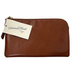 Universal Thread Women's zippered Wrist wallet in a rich brown faux leather